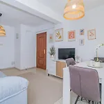 Delfin Retreat Con Terraza Junto A Parada De Metro Apartment *