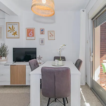 Apartment Delfin Retreat Con Terraza Junto A Parada De Metro