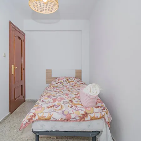 Delfin Retreat Con Terraza Junto A Parada De Metro Apartment Granada