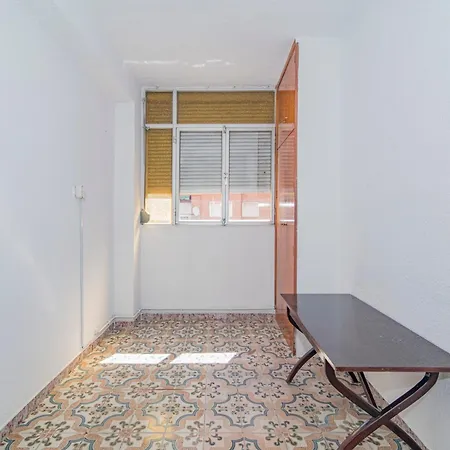 Apartment Delfin Retreat Con Terraza Junto A Parada De Metro Granada