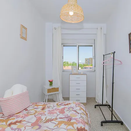 Apartment Delfin Retreat Con Terraza Junto A Parada De Metro *