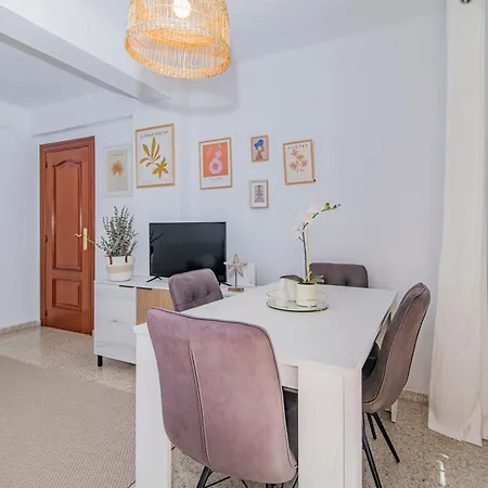 Apartment Delfin Retreat Con Terraza Junto A Parada De Metro *