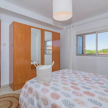 Apartment Delfin Retreat Con Terraza Junto A Parada De Metro