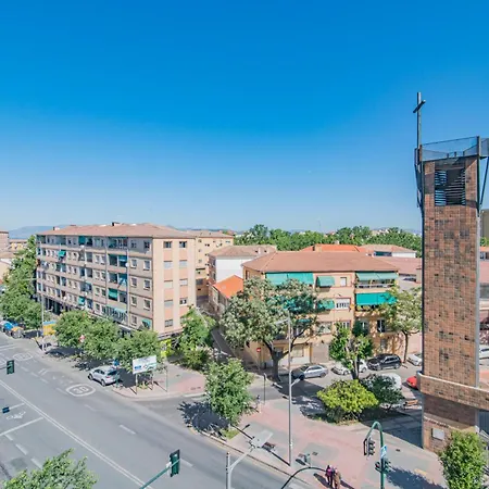 Apartment Delfin Retreat Con Terraza Junto A Parada De Metro Granada