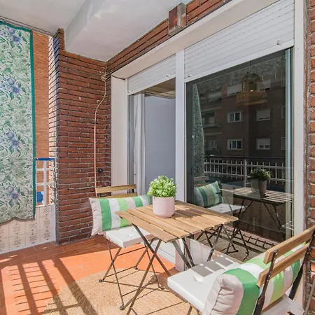 Apartment Delfin Retreat Con Terraza Junto A Parada De Metro *